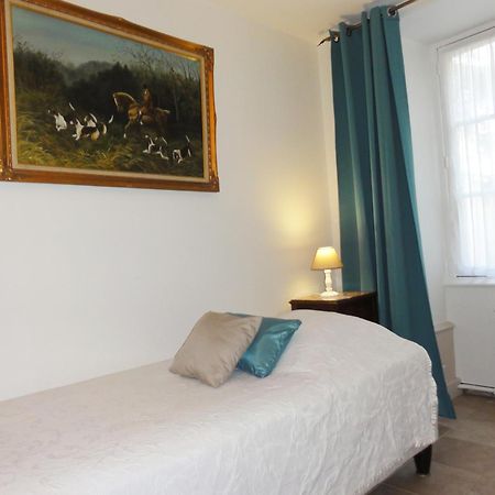Logis Manoir De La Giraudiere Beaumont-en-Veron Bagian luar foto